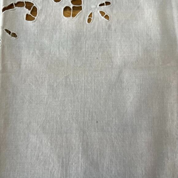 Imperial Elegance Tablecloth White Doily Square 32x32 in 100% Cotton - Picture 4 of 10